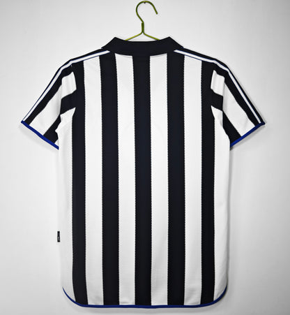 Newcastle United 1999/00 Home Kit