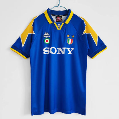 Juventus 1995/96 Away Kit