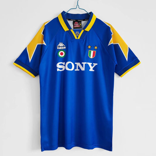 Juventus 1995/96 Away Kit