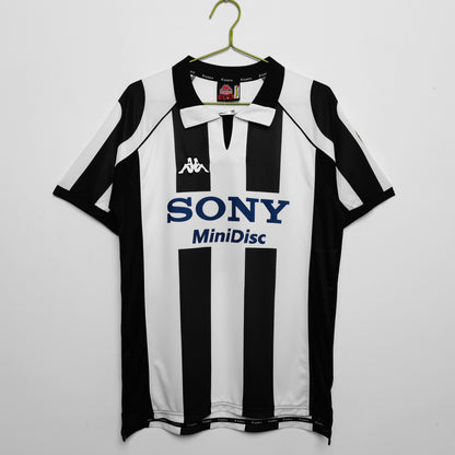 Juventus 1997/98 Home Kit