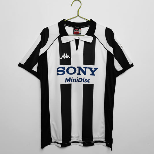 Juventus 1997/98 Home Kit