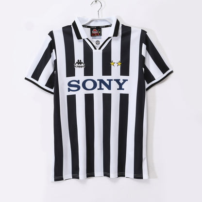 Juventus 1995/97 Home Kit